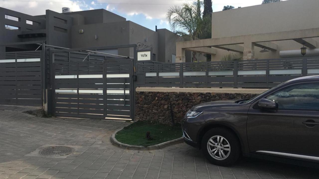 Rom Hatayelet Arad Exterior foto
